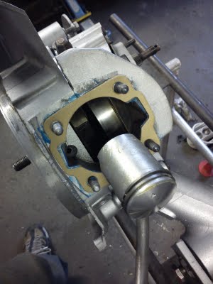 Vespa Motor Reassembly Piston and Cylinder