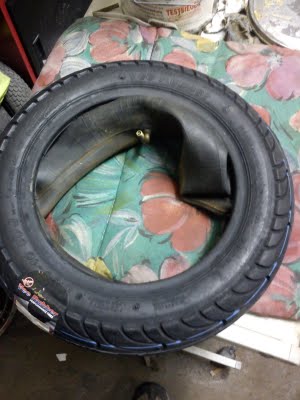 Vespa Tire Fitting